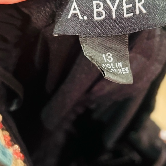 Cute and sparkly strapless dress great for weddings and homecoming. - Picture 4 of 5